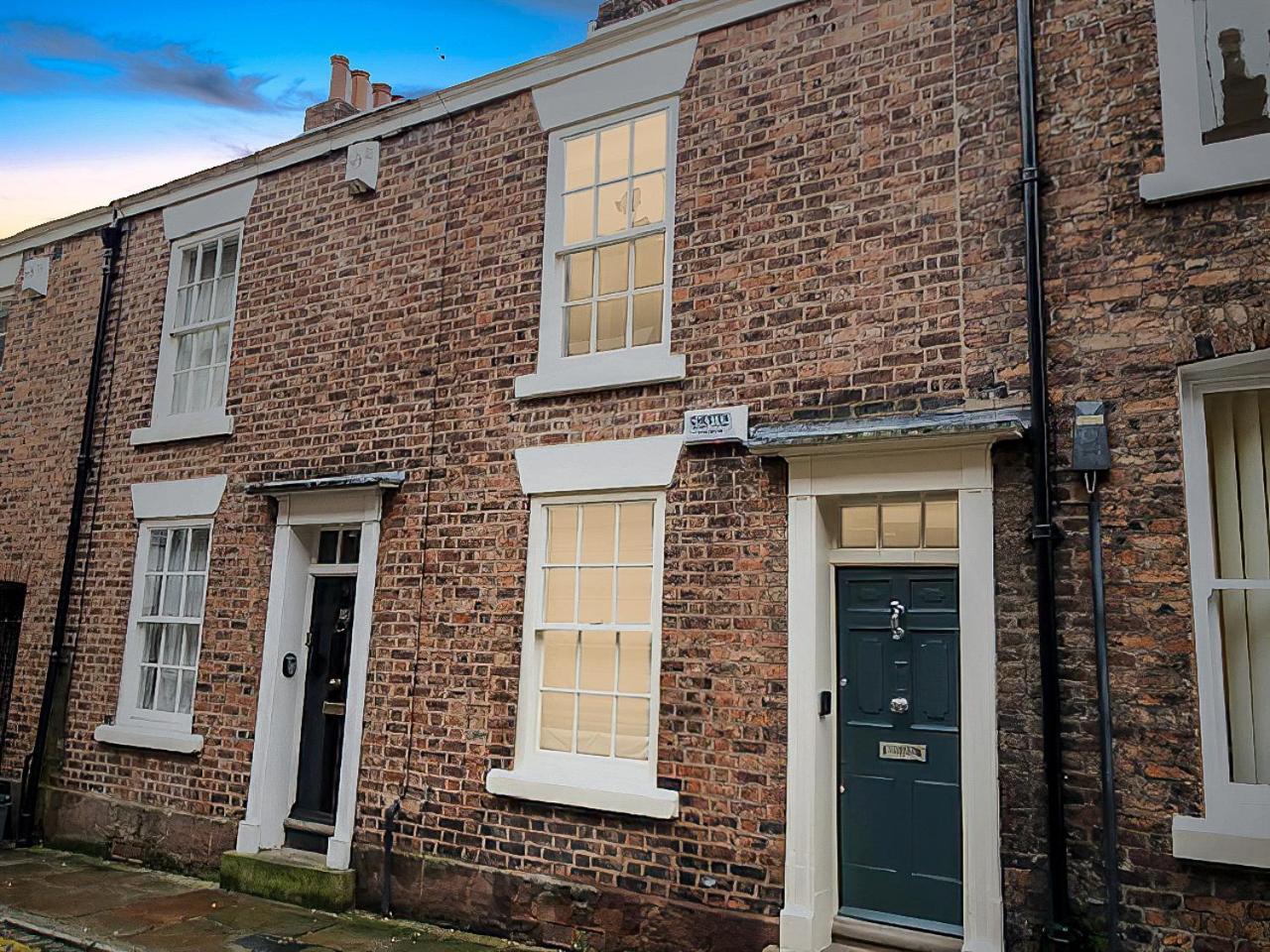 Chester City Centre Town House ภายนอก รูปภาพ